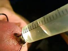 ماریا یکی از دوستان خود را به ملاقات فراخواند تا سینمایی سکسی گریه کند