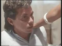 شخص بر جوجه لاغر تسلط دانلود فیلم سینمایی سکسی دوبله دارد و او را سخت تحقیر می کند ، و او را تحقیر می کند