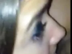 یک پوره دانلود فیلم های سینمایی پورن بزرگ و شل و ول استرپون را می مکد
