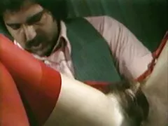 دختر لباس مجلسی و لوکس در فروشگاه را دانلود فیلم سینمایی سکسی تارزان امتحان می کند